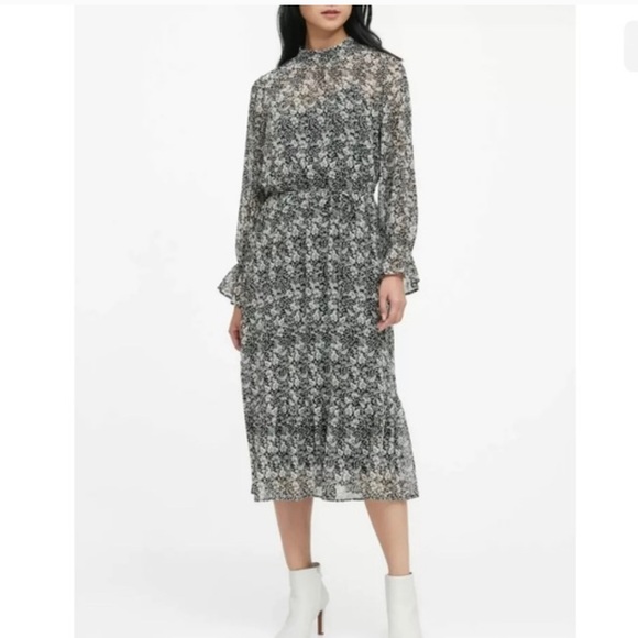 Banana Republic Smocked Neck Maxi - Picture 1 of 9